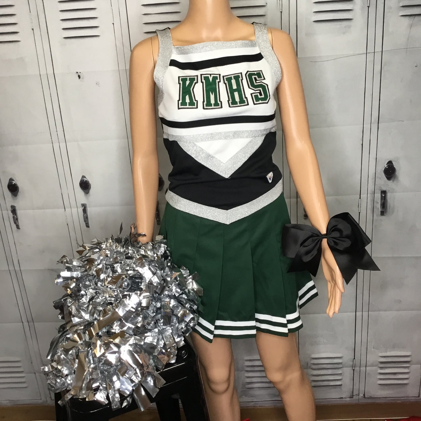 High school cheerleading set adult med
